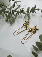 Aretes Hojas Doradas | Elegancia Botánica – Golden Lily
