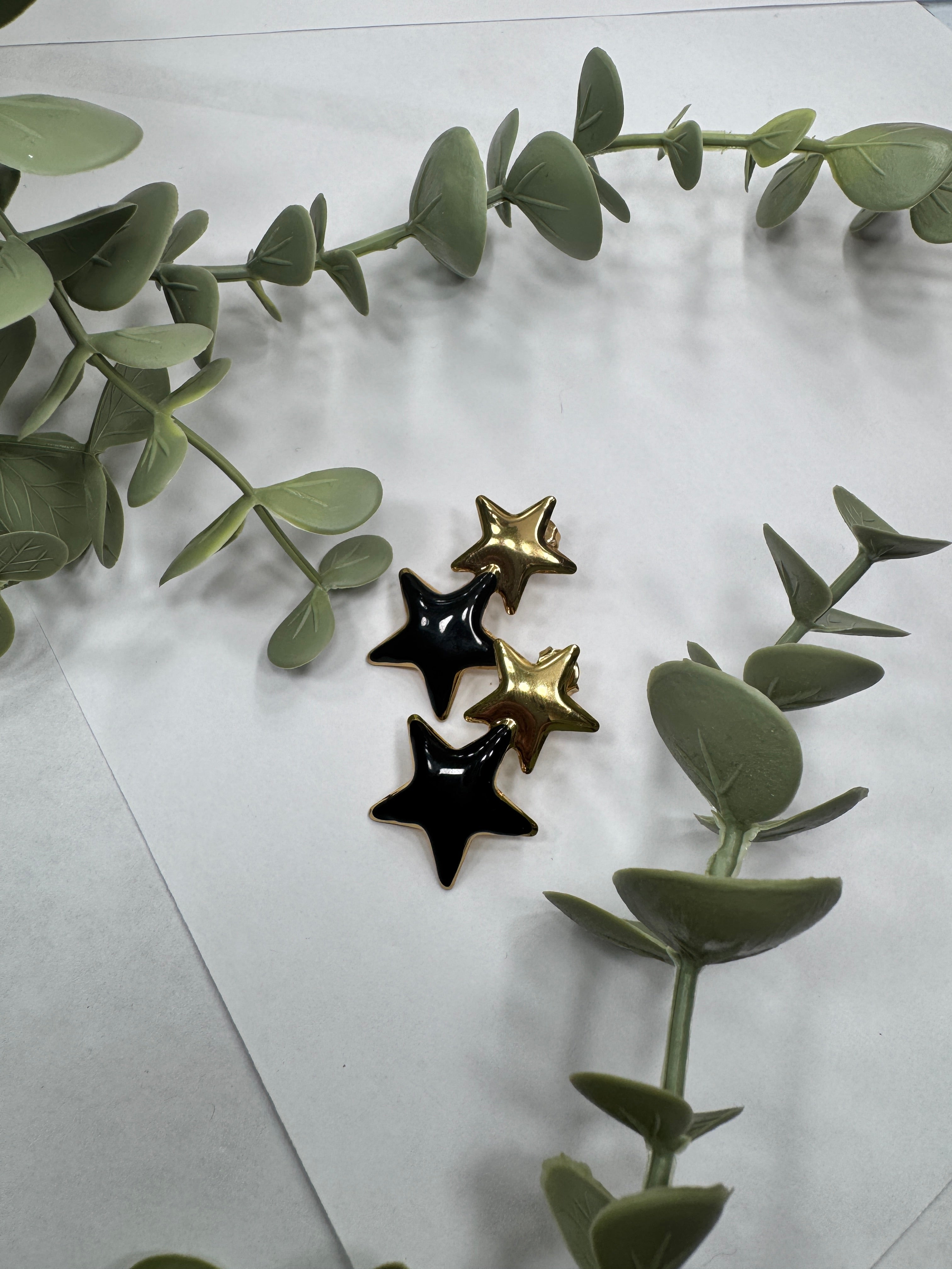 Aretes Star Noir | Elegancia Bicolor – Golden Lily