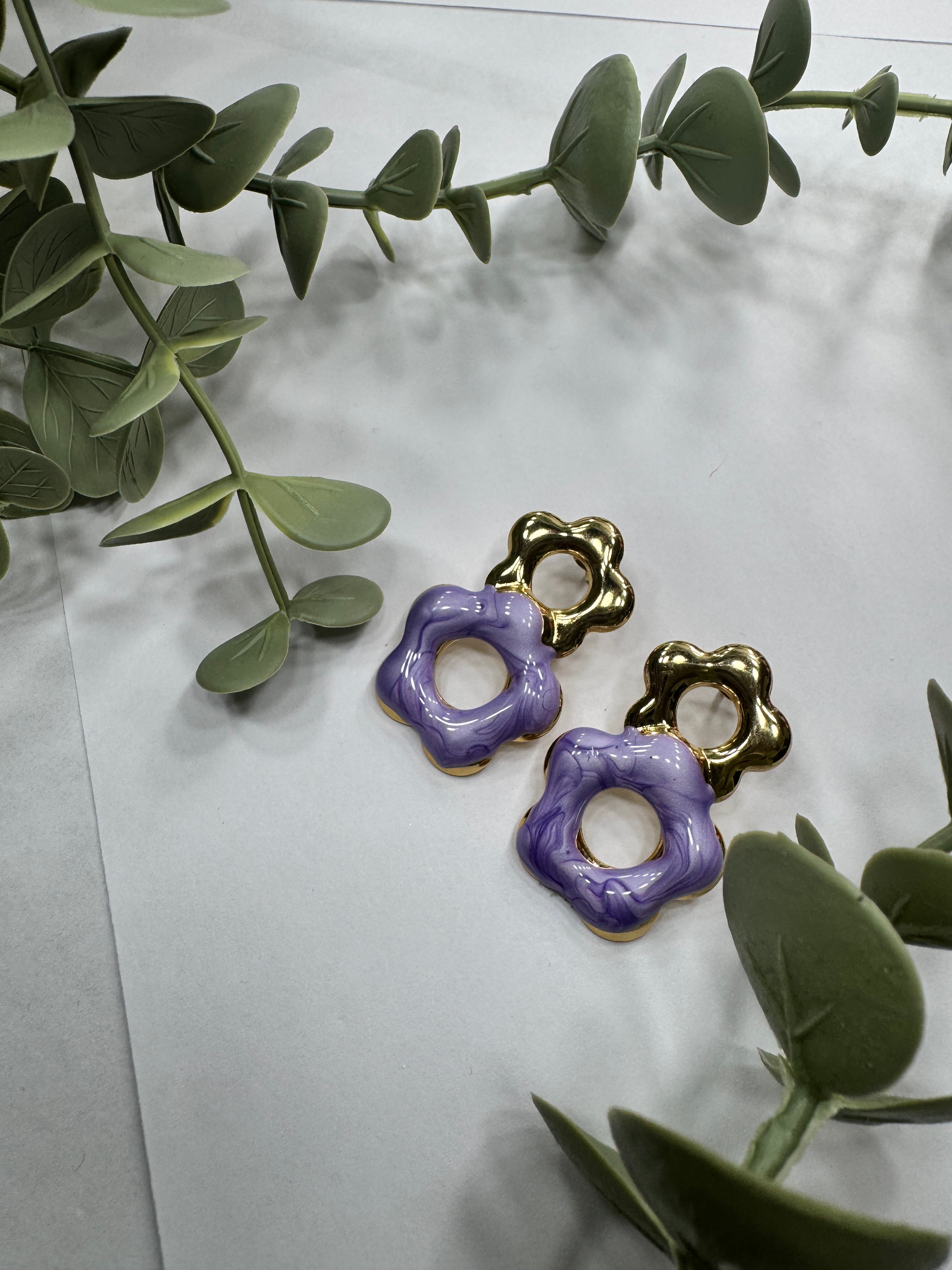 Aretes Bloom Lilac | Elegancia Floral – Golden Lily