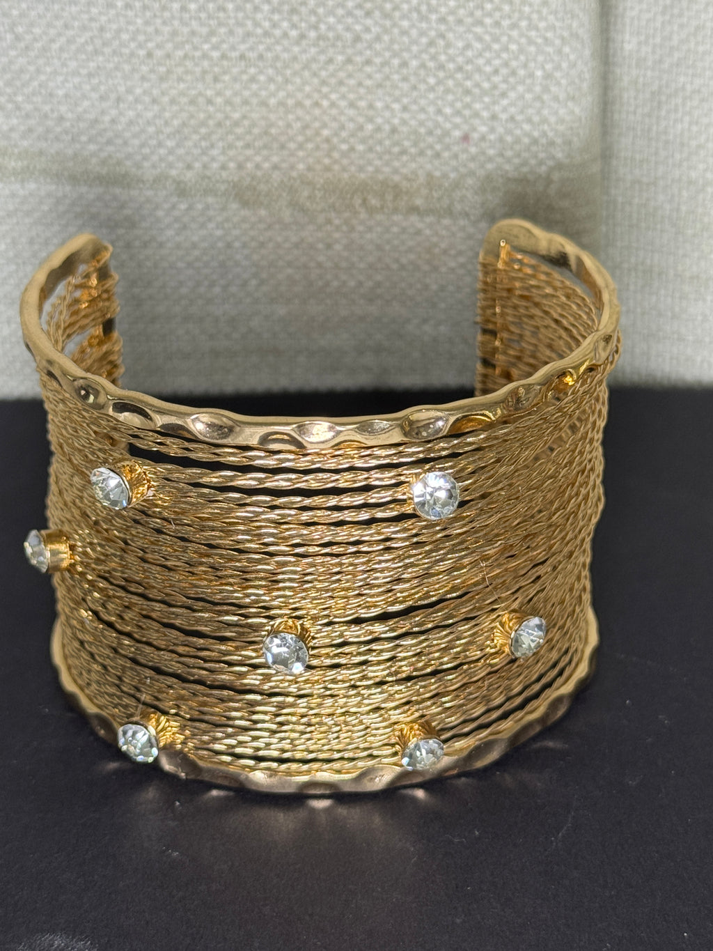 Golden Lily – Bangle Aurora Royale