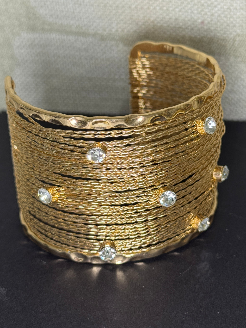 Golden Lily – Bangle Aurora Royale