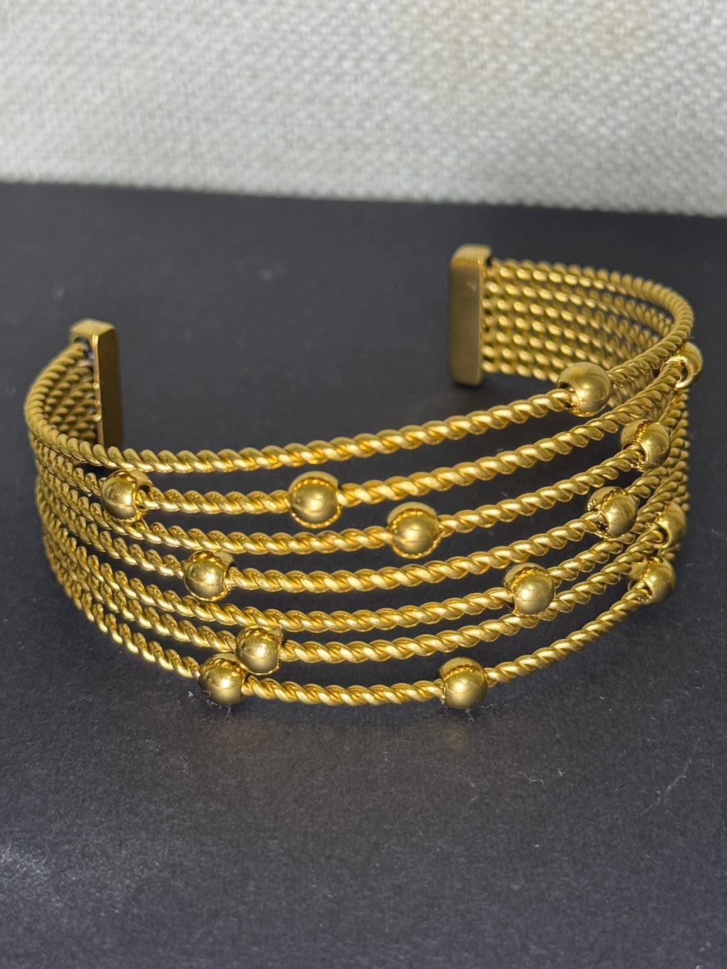 Golden Lily – Bangle Celeste