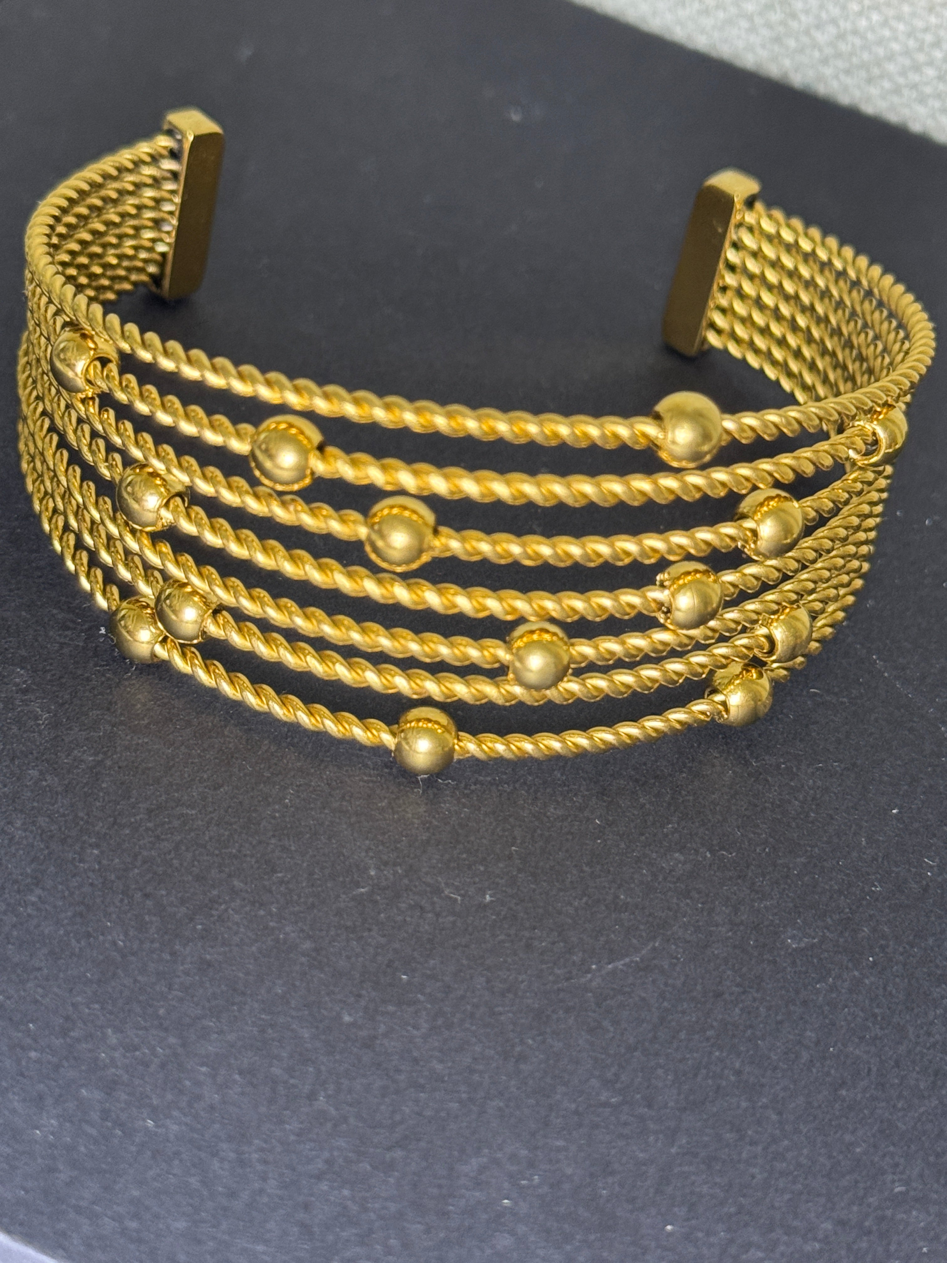 Golden Lily – Bangle Celeste