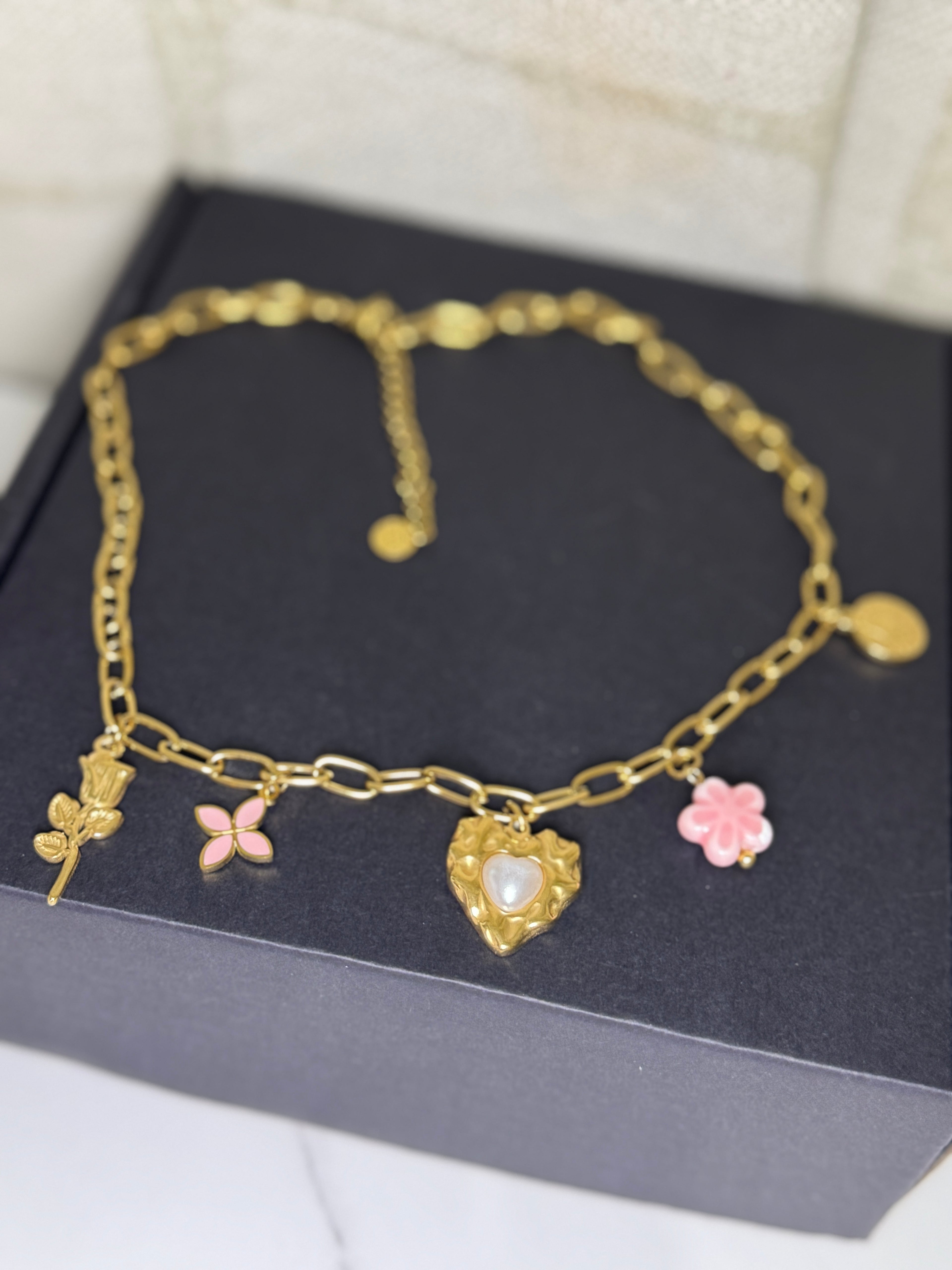 Golden Lily – Collar Bloom Charm
