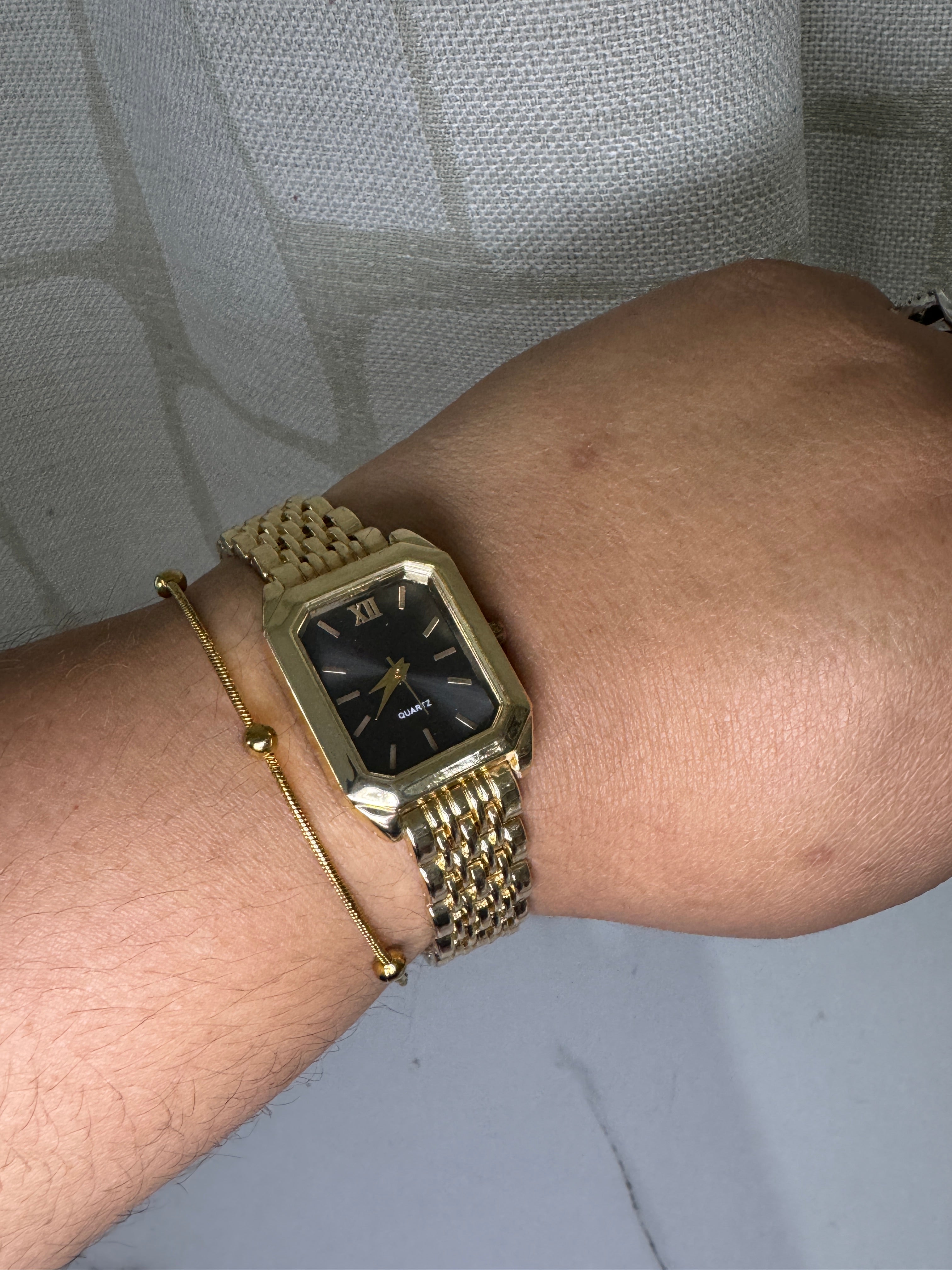 Golden Lily – Reloj Noir Elegance