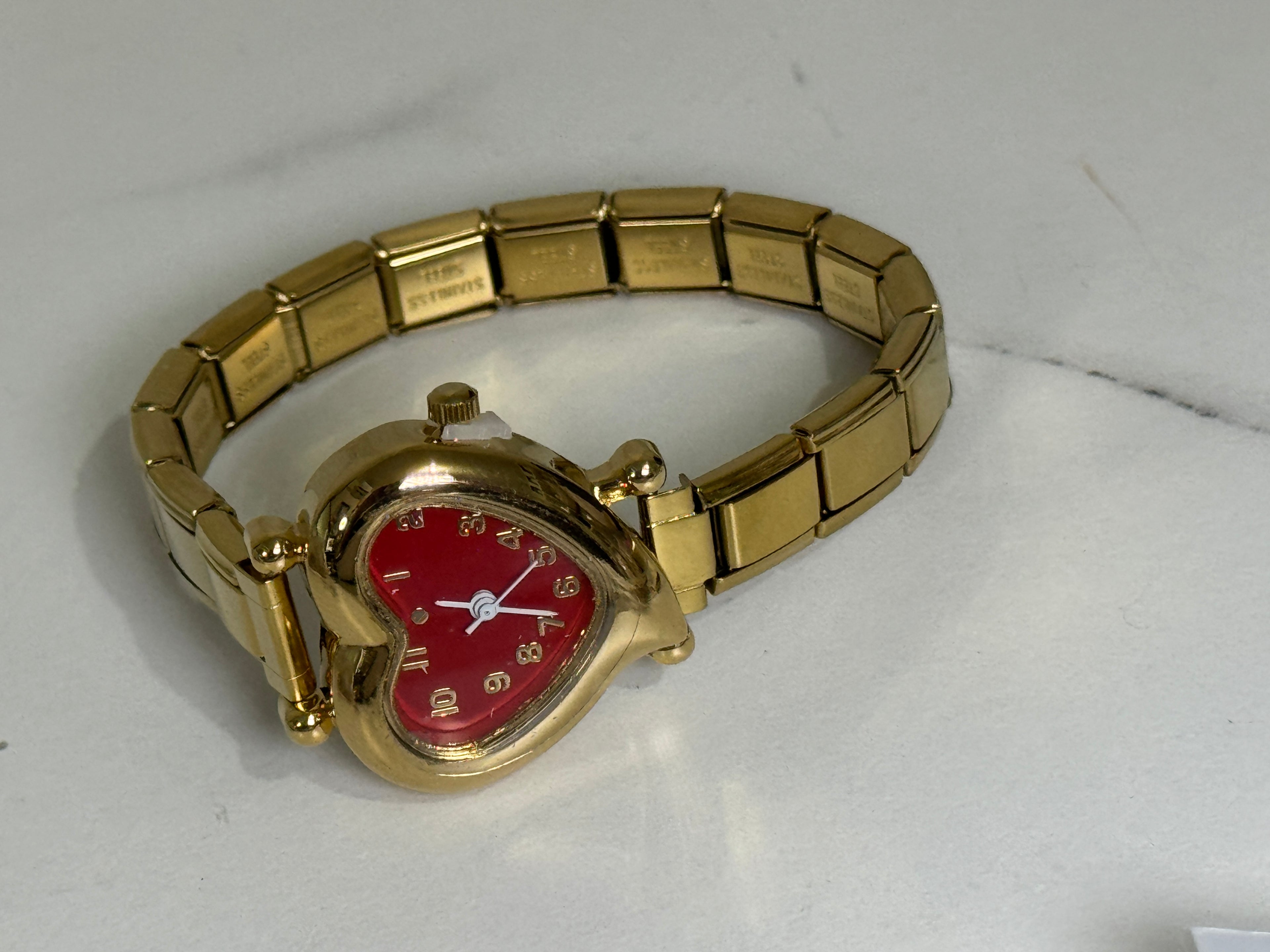 Golden Lily – Reloj Scarlet Heart