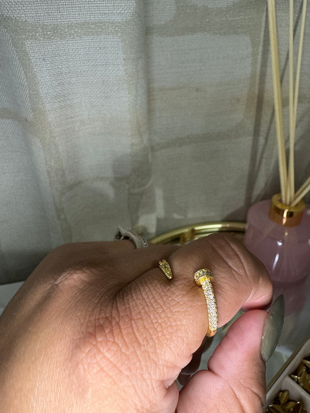 Golden Lily – Sortija Radiant Pavé