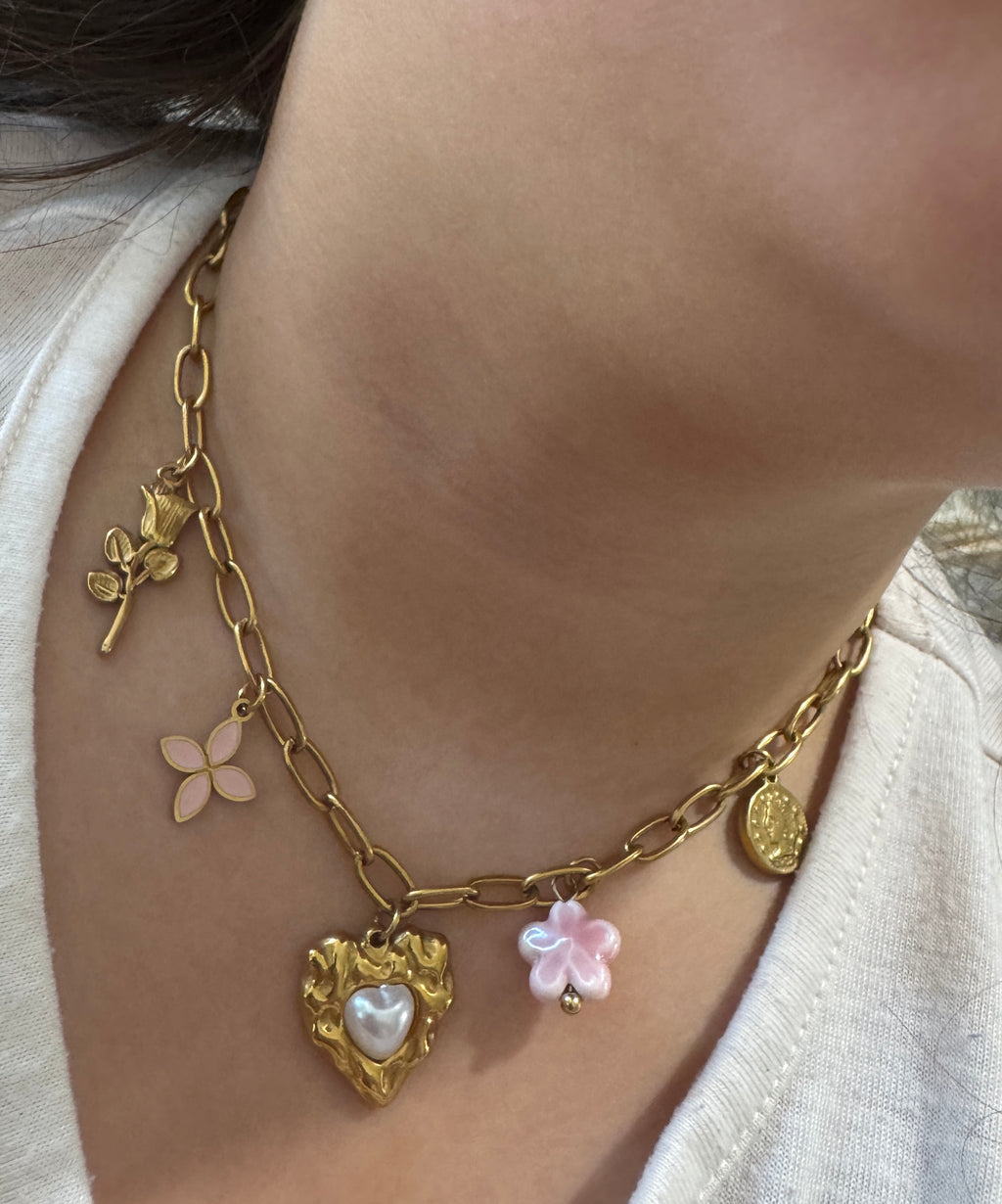 Golden Lily – Collar Bloom Charm