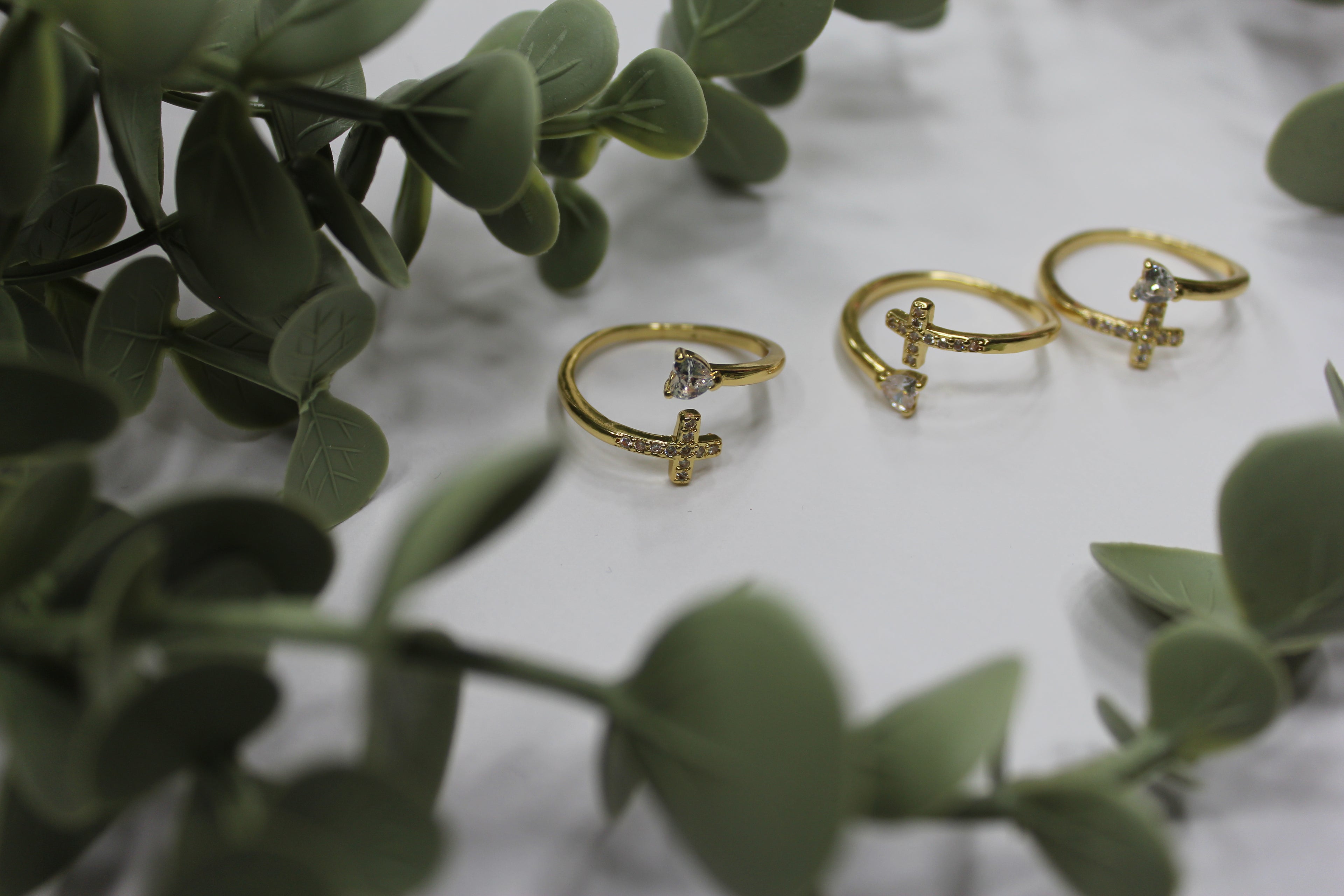 Sortija Faith Spark | Elegancia Espiritual – Golden Lily