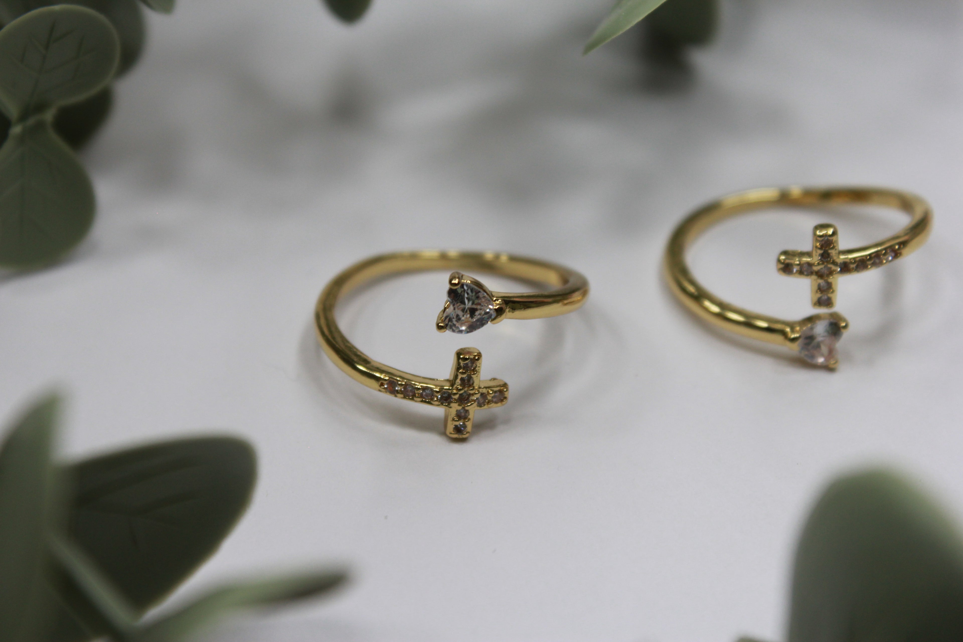 Sortija Faith Spark | Elegancia Espiritual – Golden Lily