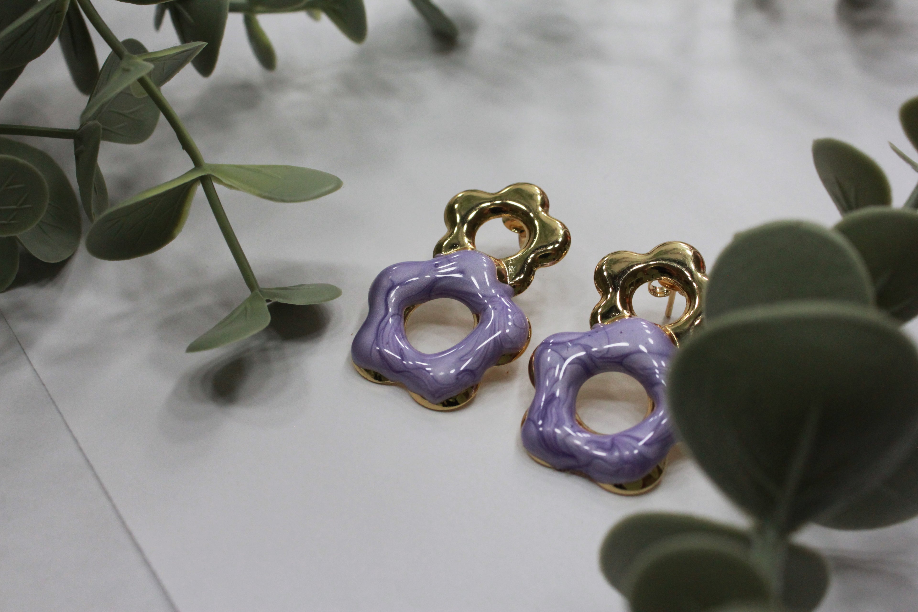Aretes Bloom Lilac | Elegancia Floral – Golden Lily
