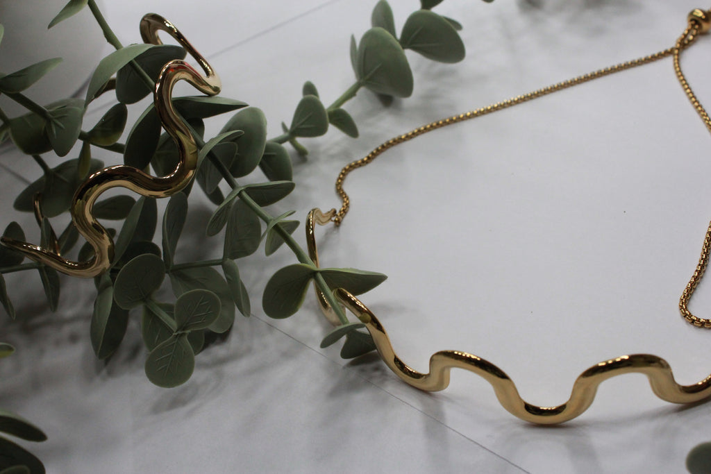 Conjunto Golden Wave (Collar & Pulsera) | Elegancia Orgánica en Oro 18K – Golden Lily