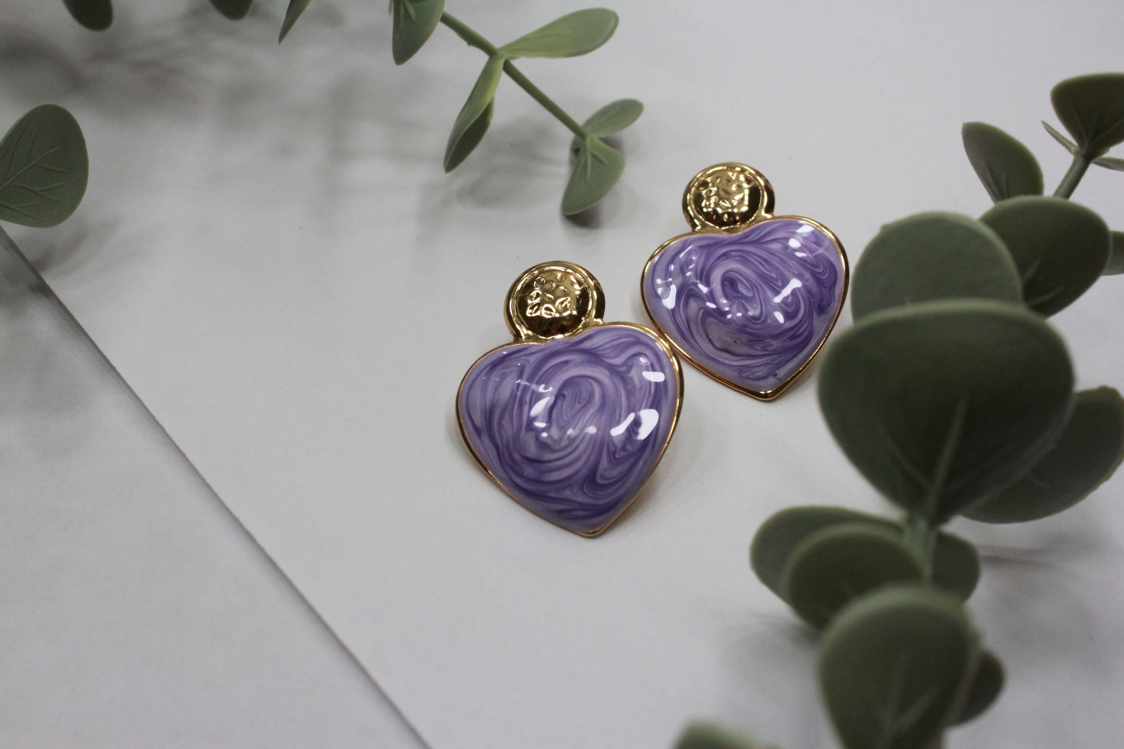 Aretes Lilac Heart | Elegancia Romántica – Golden Lily